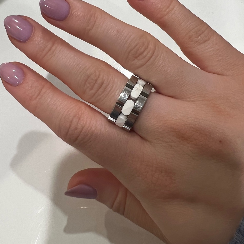 Icelink white and stainless steel ring
